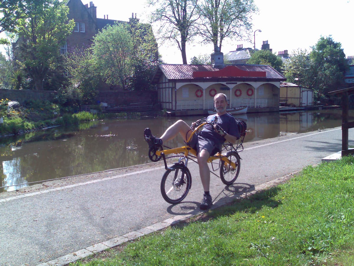 The trip started at Argyle Place, The Bicycle Works, where David keeps a couple of bikes, and from there we went to the coast.  This part was along a canal towpath, nice and flat and very few people, perfect for happy cruising - laidback stylee.