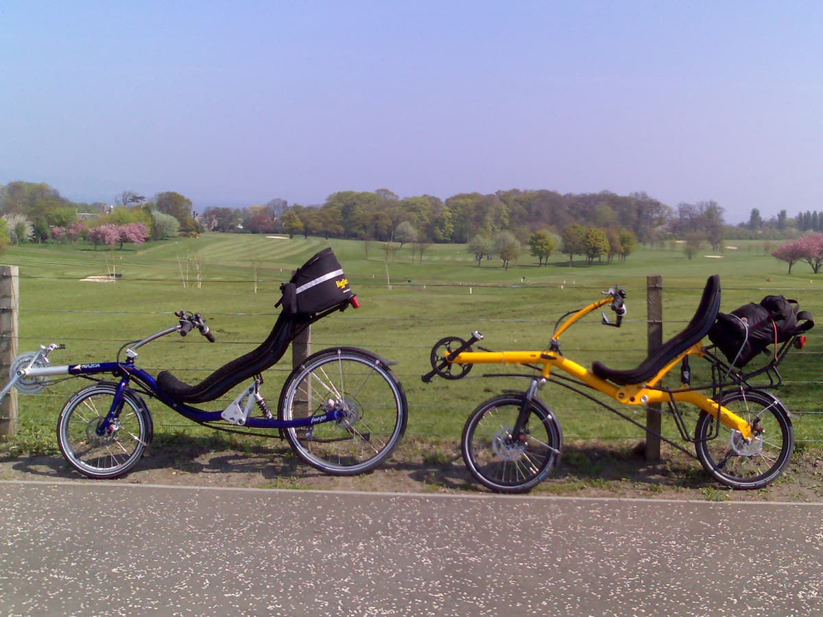 So many pretty spots, pity I was too busy riding and enjoying my'self to take photos.  This is a short stop to appreciate the view and take the opportunity to take a photo of the bikes: a Nazca Fuego and a Challenge Mistral Deluxe.