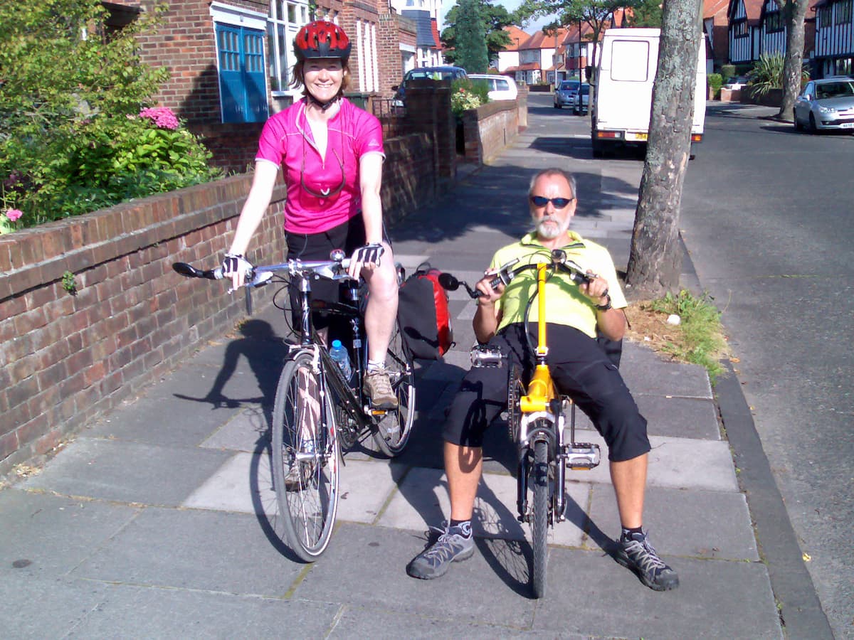 All togged up and ready to roll.  The weather's lovely and we're looking forward to the trip.  Pips is on her hybrid and I'm on the borrowed recumbent.