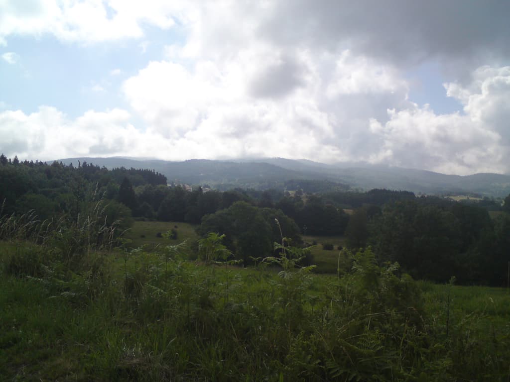 9.44am  By now I'm almost at the end of the climbing and start the descent, through dramatic country'side, down to Ambert, by way of Job.