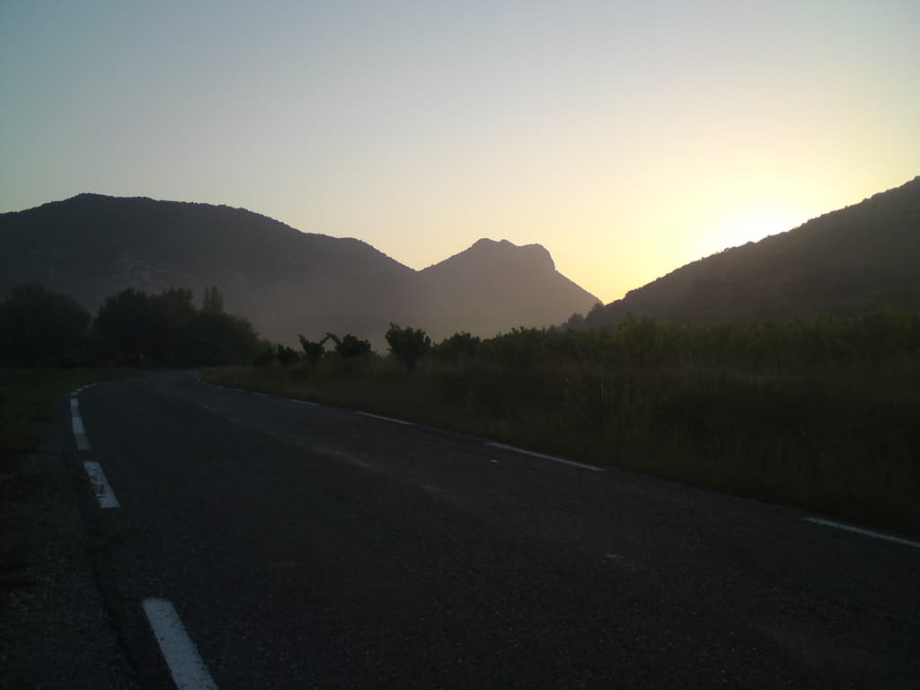 5.46am  I'd had an early start as you can see.  The sun's just coming up over the hills.  As ever the early start was necessary because of the heat but also because it meant I had at least a couple of hours in crisp, cool, silence.