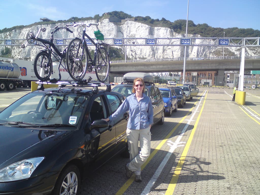 So, easy peasy, bought the ferry ticket with SeaFrance on t'internet and here we were, with time enough to spare to stick on the headlight converters and slouch around feeling excited.