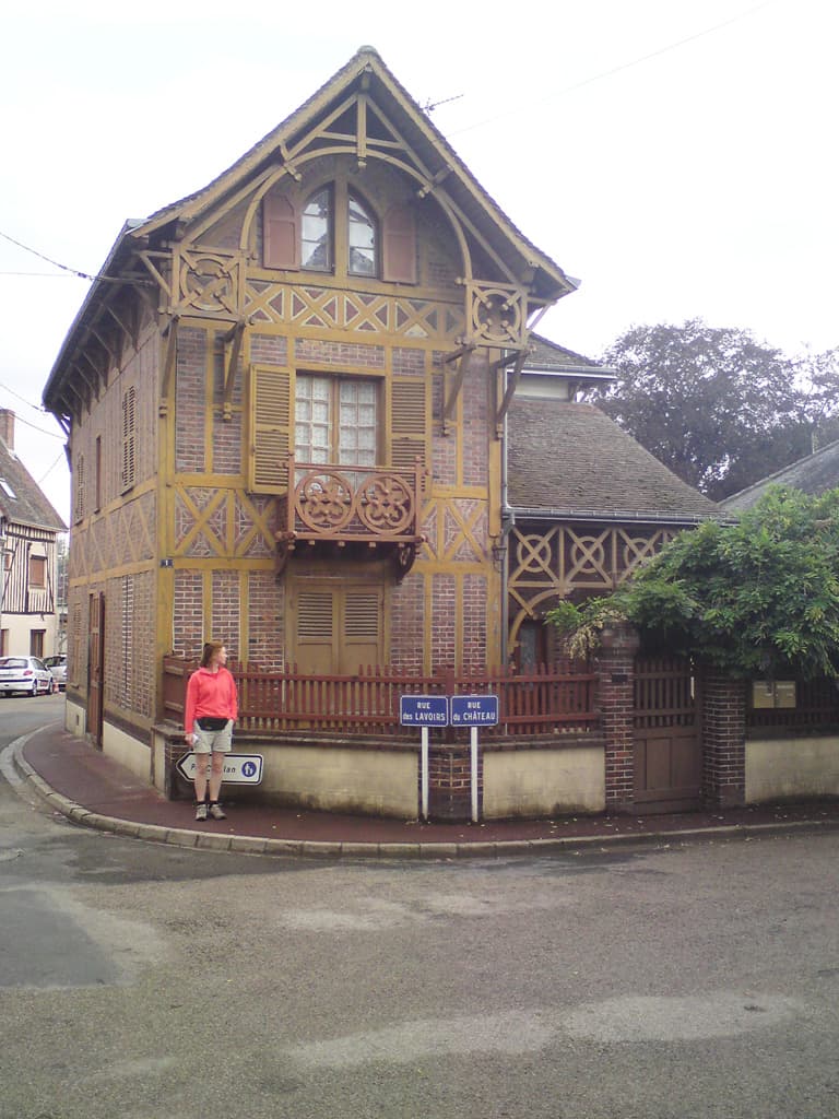 The day turned a bit rainy so we parked the bikes and took advantage of having the car again - Pips fancied going to Illiers Combray - site of Proust's aunt's house.<p>The following day it was due to rain and we decided to hot foot it south.  I'd read about the Lot and C&eacute;l&eacute; valley and really fancied going there.<p>We decided to take the long way around and went via Tours and Chenenceaux.  We had lunch in Chenenceaux, a very nice lunch it was too - crepes for Pips and Moule Frite for me - but there were too many tourists so we pressed on.  It took about 6 more hours but it was worth it.<p>A small altercation with the tourist office later we'd found a nice hotel: Les Bains just by the side of the river in the centre of town, and not too expensive either at &euro;49.