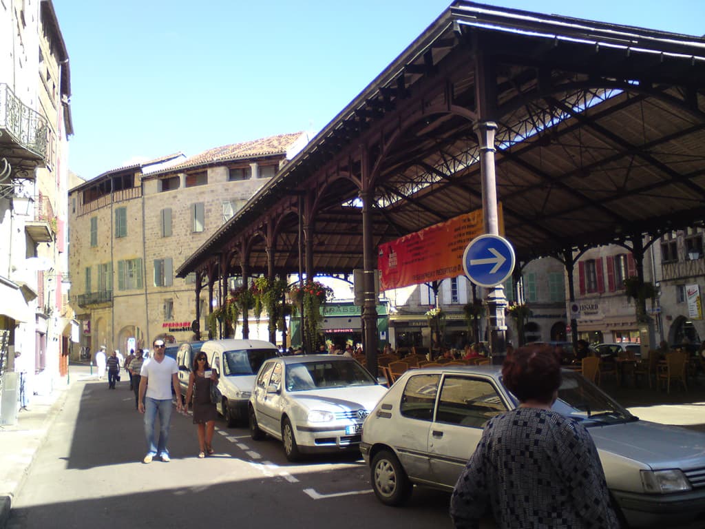 The following morning we went back to Figeac and to the most excellent Hotel Des Bains.  We'd bought Rocamadour cheese that morning, actually we'd bought 20 of them if truth were told.  So, the first question when checking in to a hotel for the next four day's was: 'do you have a fridge' rather than 'does the room come with a shower'<p>So after making sure our cheeses were safe we decided to wander around town where there as a market, selling food, clothes, flowers, well, most anything you might want in fact.