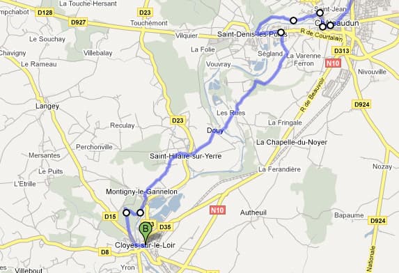 The following day we got back on our bikes to carry on following the Loir down to Cloyes - pronounced 'klwa'.