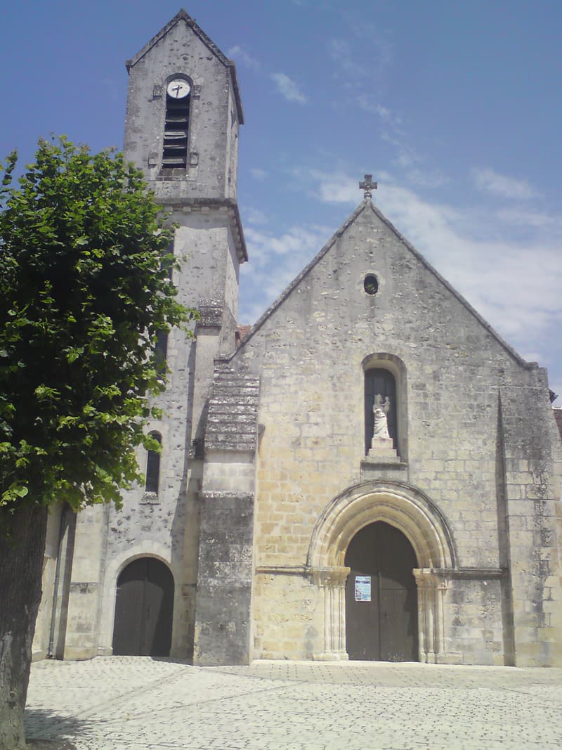 <p>By lunchtime the clouds had gone and by 1 o' clock when I took this photo the temperatures were on the rise.&nbsp; The streets of the villages I rode through were largely empty, the one bar tabac I passed was shut.</p>