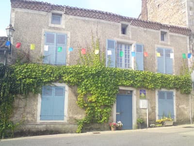 Lussac Les Châteaux