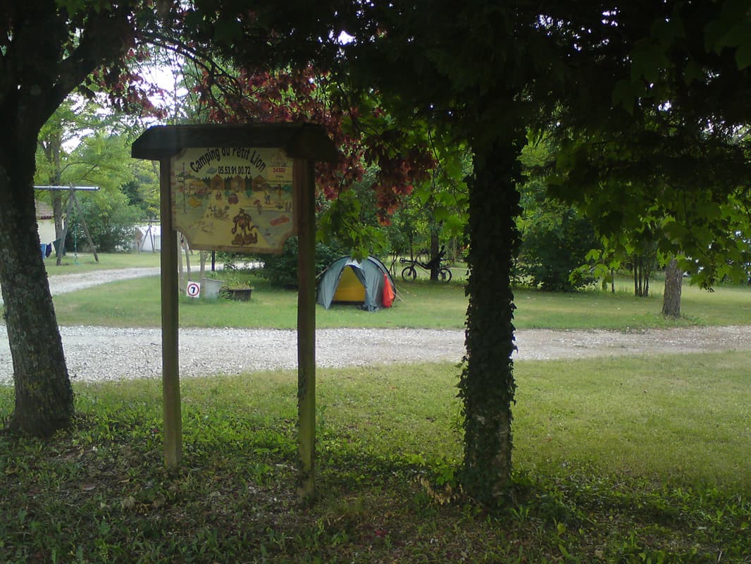 <p>Finally, a campsite, and was I ready for it, it was about 5.30 when I finally stumbled upon it, eleven hours - a longish day.&nbsp; It was just near Gurat, run by English people, though they were just selling it.&nbsp; Perhaps its name, 'Le Petit Lion' was a clue.&nbsp; It was nice enough, quiet, with a swimming pool that I used wearing my undies.&nbsp; It was strange though, speaking English rather than French.</p><p>A dutch cyclist, following a Compostella route, rolled in later, he'd also had a 100km+ day.</p><p>Ate the remnants of my goats cheese bought a couple of day's before with some bread.&nbsp; My cherries had gone mouldy, so I only had two to eat, will need some Energy Bars to get started in the morning!</p>