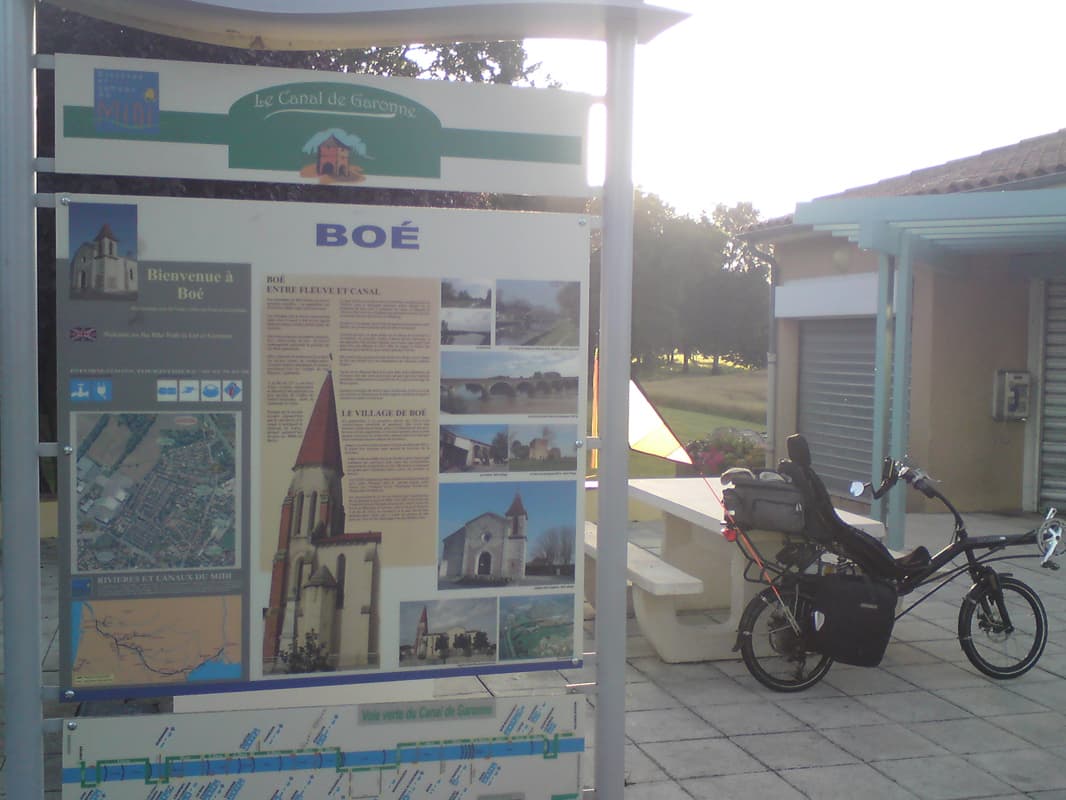 <p><em>16th July.&nbsp; 39km, avg 15.8km/hr, max 28.9km/hr - 4 hours (2:30mins riding)</em></p><p>Map for today: <a href="images/27/7bAgen2Moissac.pdf">Agen to Moissac</a> (3.5MB)</p><p>Since I'd got lots of time, although I was up and packed by 6.00am, I stayed and ate some bread with goats cheese and honey, a really tasty combination, oh, and some fruit before starting for the day.&nbsp; This is the front view of the Tourist Office behind which I'd camped.&nbsp; The belgians were still sleeping and the french couple had put their tent so far away I didn't see them again until two day's later in Moissac.</p>