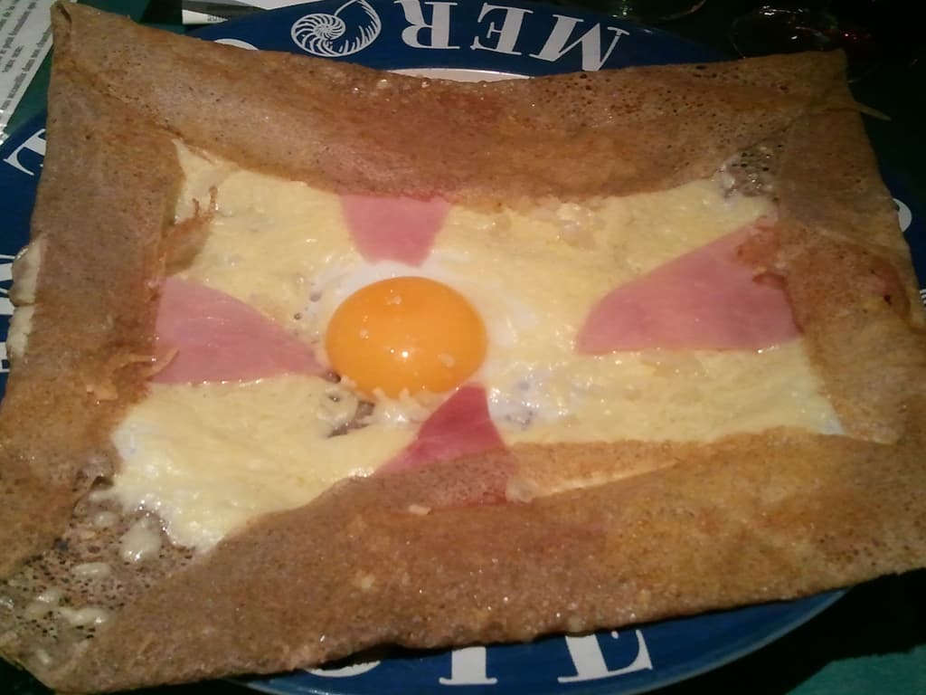 <p>My only regret is that I should have ordered a bigger one and that, instead of the ppr I drank, I should have had a pitcher of cider.</p><p>When I'd finished, about 9ish, I cycled back to the campsite where the reception thrown by the mayor, was still going. &nbsp;Drinks and nibbles. &nbsp;So I joined in, was introduced to the mayor, who it turned out had seem me earlier in the day. &nbsp;Chatted about recumbents, cycling, France, holiday's, and Billom. &nbsp;Met one of the other helpers on the campsite who's name may have been Cherise but since he was a man and that seems more like a woman's name I suspect I got it wrong. &nbsp;Anyway, we all got along famously, helped perhaps by the copious amounts of alcohol we were all consuming. &nbsp;My french was getting better, helped also by the copious amounts... etc. &nbsp;Soon, we were all bezzy mates and swore we'd meet again next year.&nbsp;</p>