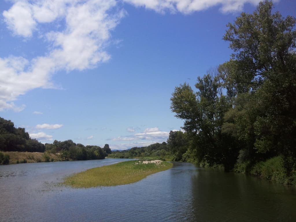 <p>I think this is the Gard, just after V&eacute;z&eacute;nobres, pretty, but my notes say slow, poor tarmac all the way to L&eacute;zan.</p><p>At L&eacute;zan I couldn't find the road out, this in spite of having a gps and in spite of the fact I'd also got lost here two years ago. &nbsp;Part of the problem came because I was asking the way to Attuech rather than Massillargues-Attuech.&nbsp;</p><p>I did manage to get some water though, I mention this because everywhere was shut. &nbsp;In the end some teenager types instructed some much younger kid on a bike to take me to where there was a tap.</p>