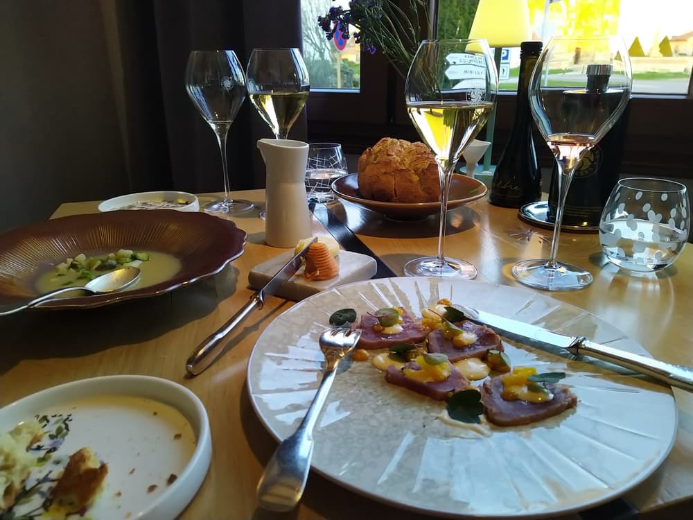 Carpaccio of Tuna was Pip's elegant and tasty entrée.  Throughout the meal Pippa unerringly chose better than I.