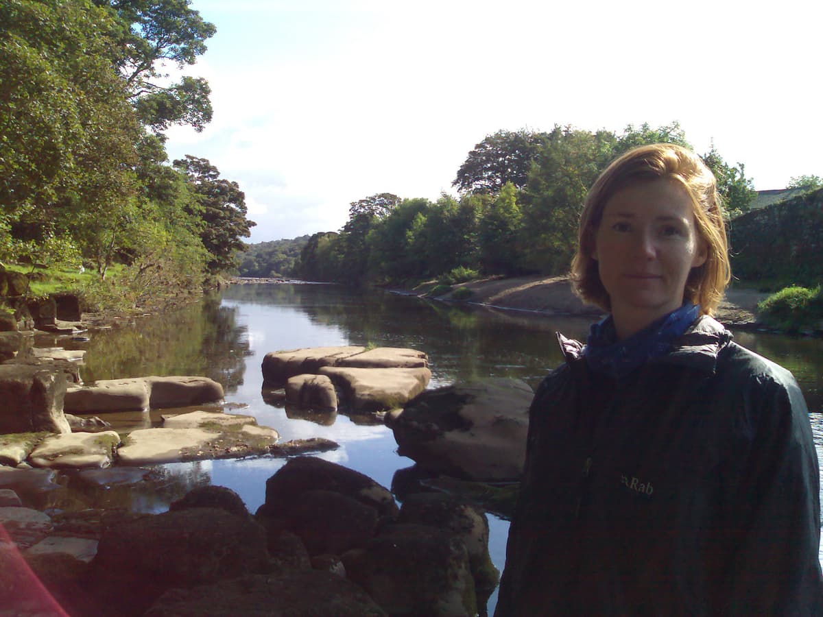 Pips looks positively serene in this shot, taken exactly under the bridge.