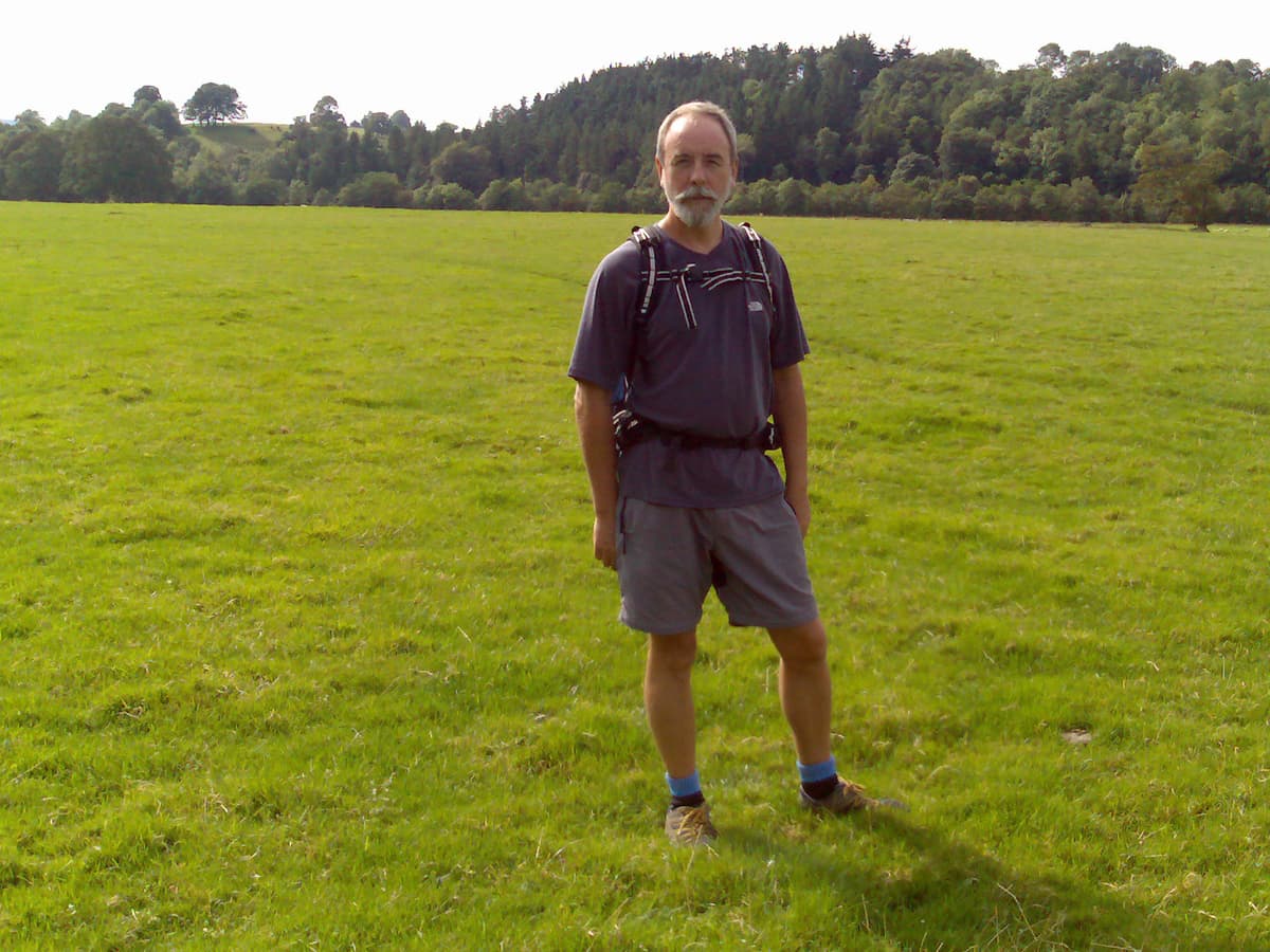 Well lots of missing sections where I coulda shoulda taken photos: the pennine way section, the very pretty spot where we had lunch (chicken legs and couscous eaten with our fingers because I'd forgotten the spoon), the huge bull that was in a field at the aptly named Oxen Hill, the pub where we had lunch and the descent through the woods where Pippa learned how to convert a compass reading taken from the map into a direction on the ground.  This was, on the other hand, nowhere worthy of note, just a pleasant sunny field.