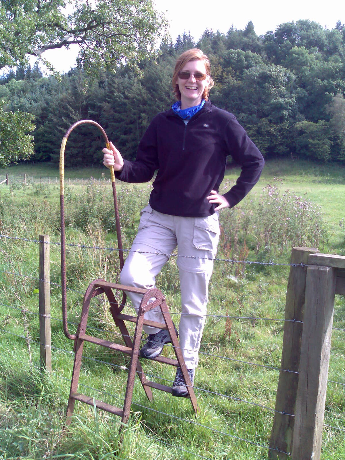 It was the stile that interested me the most I think, I've never seen one like this before.  Pips shows it off to its best advantage.